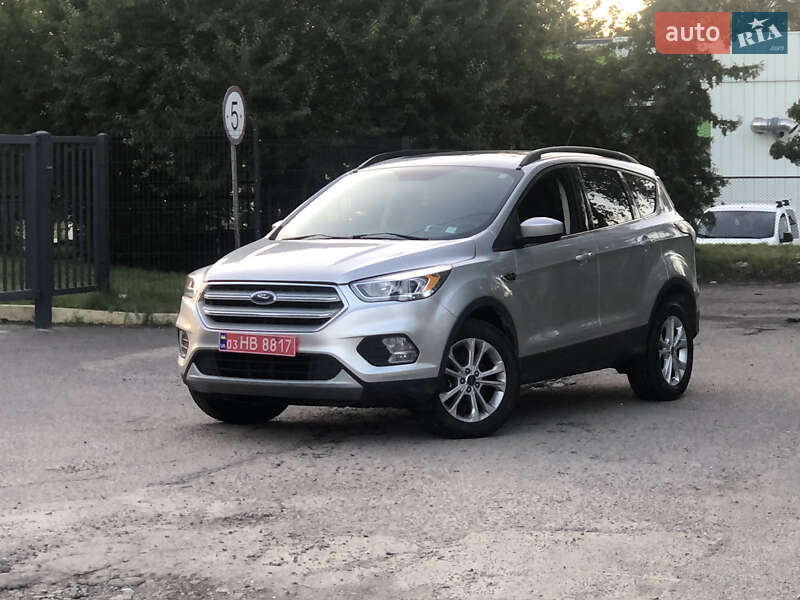 Внедорожник / Кроссовер Ford Escape 2016 в 