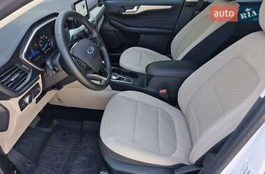 Внедорожник / Кроссовер Ford Escape 2021 в 