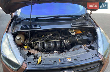 Внедорожник / Кроссовер Ford Escape 2017 в Хмельницком
