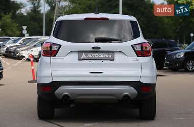 Внедорожник / Кроссовер Ford Escape 2016 в 