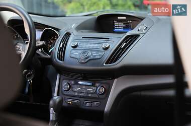 Внедорожник / Кроссовер Ford Escape 2016 в 