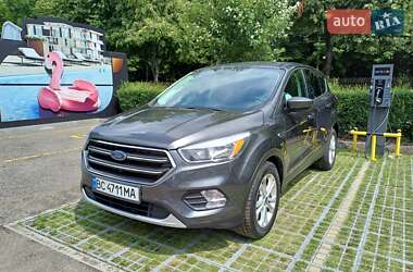 Позашляховик / Кросовер Ford Escape 2017 в Львові