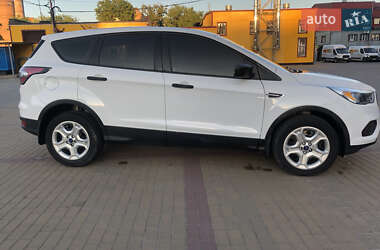 Внедорожник / Кроссовер Ford Escape 2016 в 