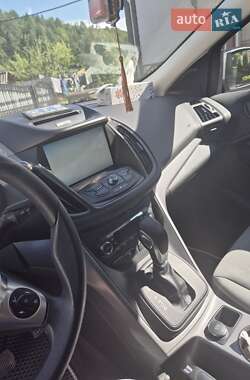 Внедорожник / Кроссовер Ford Escape 2015 в 