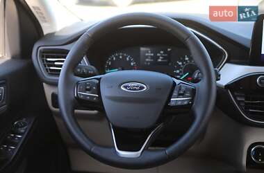 Позашляховик / Кросовер Ford Escape 2022 в 