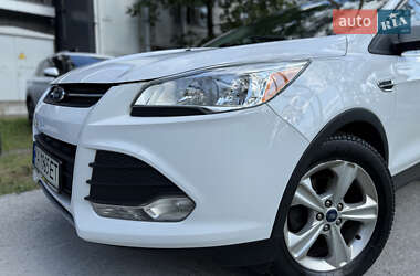 Внедорожник / Кроссовер Ford Escape 2014 в 