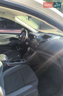 Внедорожник / Кроссовер Ford Escape 2013 в 