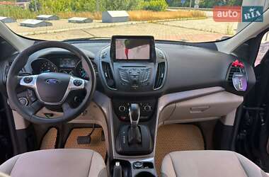 Внедорожник / Кроссовер Ford Escape 2015 в 
