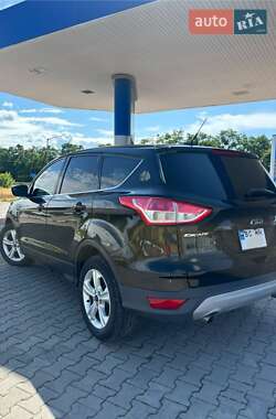 Внедорожник / Кроссовер Ford Escape 2015 в 