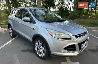Внедорожник / Кроссовер Ford Escape 2012 в 