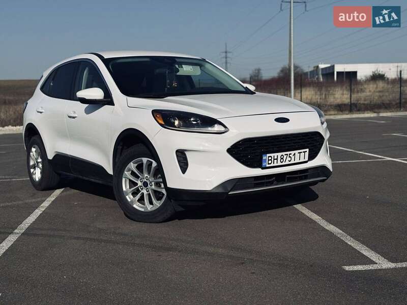 Внедорожник / Кроссовер Ford Escape 2020 в 