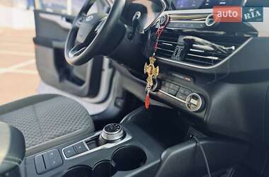 Внедорожник / Кроссовер Ford Escape 2020 в 