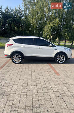 Внедорожник / Кроссовер Ford Escape 2012 в 