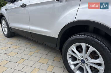 Внедорожник / Кроссовер Ford Escape 2017 в 