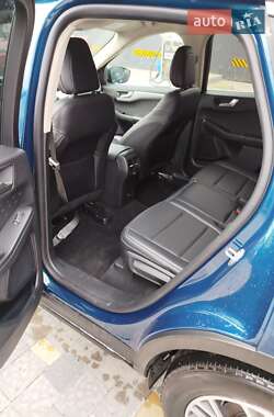 Внедорожник / Кроссовер Ford Escape 2020 в 