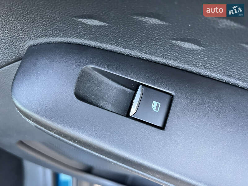 Позашляховик / Кросовер Ford Escape 2020 в Василькові