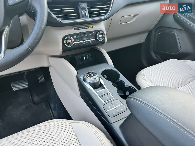 Позашляховик / Кросовер Ford Escape 2020 в Василькові
