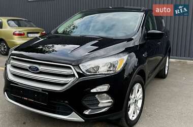 Внедорожник / Кроссовер Ford Escape 2018 в 