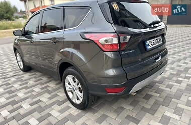 Внедорожник / Кроссовер Ford Escape 2017 в 
