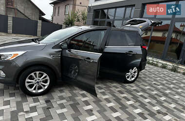 Внедорожник / Кроссовер Ford Escape 2017 в 