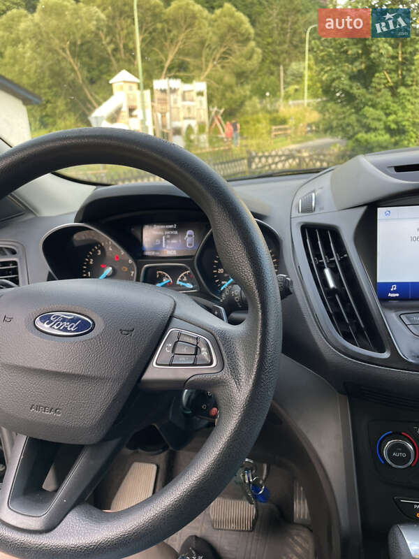 Внедорожник / Кроссовер Ford Escape 2016 в Ужгороде
