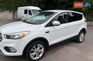 Внедорожник / Кроссовер Ford Escape 2017 в 
