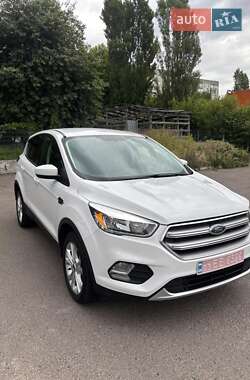Внедорожник / Кроссовер Ford Escape 2017 в 