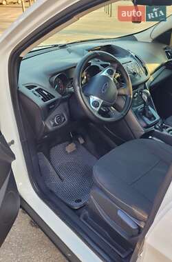 Внедорожник / Кроссовер Ford Escape 2013 в 