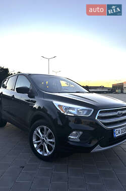 Внедорожник / Кроссовер Ford Escape 2017 в 