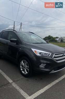 Позашляховик / Кросовер Ford Escape 2017 в Львові
