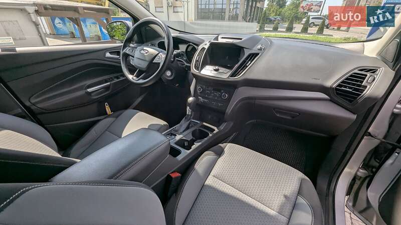 Позашляховик / Кросовер Ford Escape 2016 в Івано-Франківську