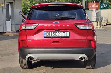 Внедорожник / Кроссовер Ford Escape 2021 в 