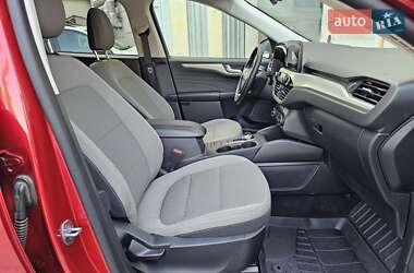 Внедорожник / Кроссовер Ford Escape 2021 в 