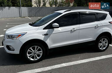 Позашляховик / Кросовер Ford Escape 2017 в Харкові