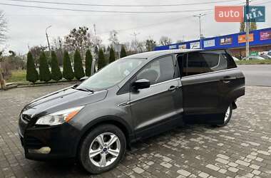 Позашляховик / Кросовер Ford Escape 2015 в 