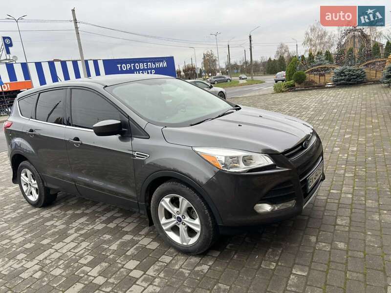 Позашляховик / Кросовер Ford Escape 2015 в 