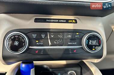 Внедорожник / Кроссовер Ford Escape 2019 в 