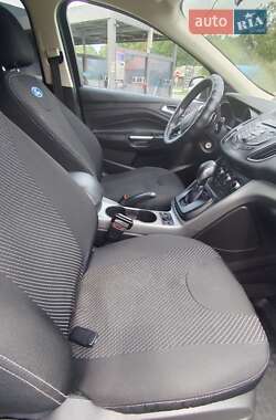Внедорожник / Кроссовер Ford Escape 2014 в 