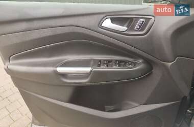 Внедорожник / Кроссовер Ford Escape 2014 в 