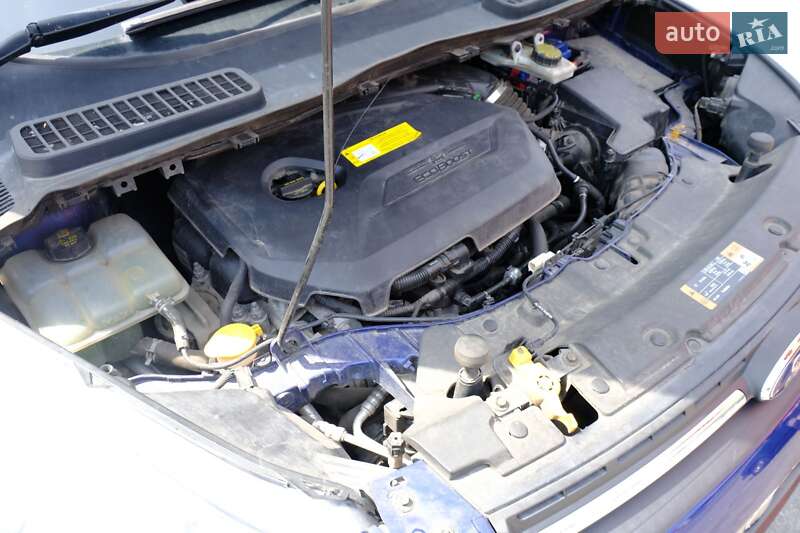 Внедорожник / Кроссовер Ford Escape 2016 в Днепре