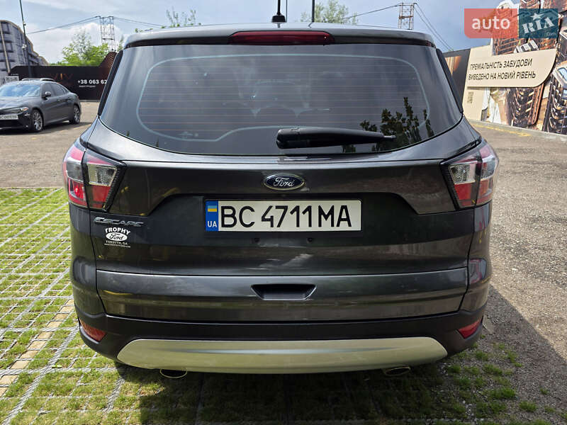 Внедорожник / Кроссовер Ford Escape 2017 в Львове