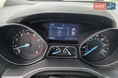 Внедорожник / Кроссовер Ford Escape 2015 в 