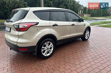 Внедорожник / Кроссовер Ford Escape 2018 в 