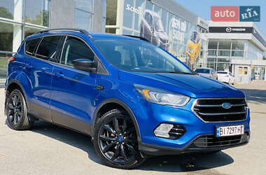 Внедорожник / Кроссовер Ford Escape 2016 в Харькове