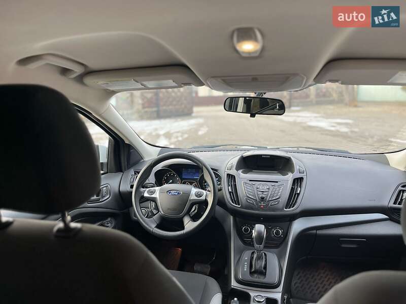 Внедорожник / Кроссовер Ford Escape 2014 в Брошневе-Осаде