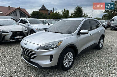 Внедорожник / Кроссовер Ford Escape 2020 в 