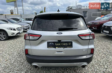 Внедорожник / Кроссовер Ford Escape 2020 в 