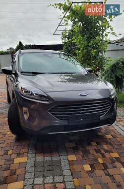 Внедорожник / Кроссовер Ford Escape 2022 в 