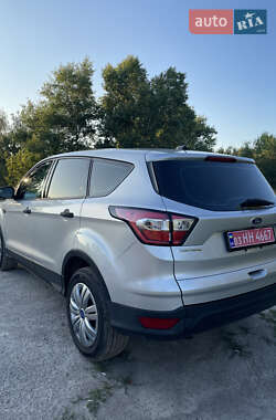 Внедорожник / Кроссовер Ford Escape 2017 в 