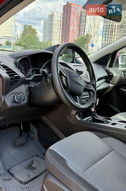 Внедорожник / Кроссовер Ford Escape 2017 в 